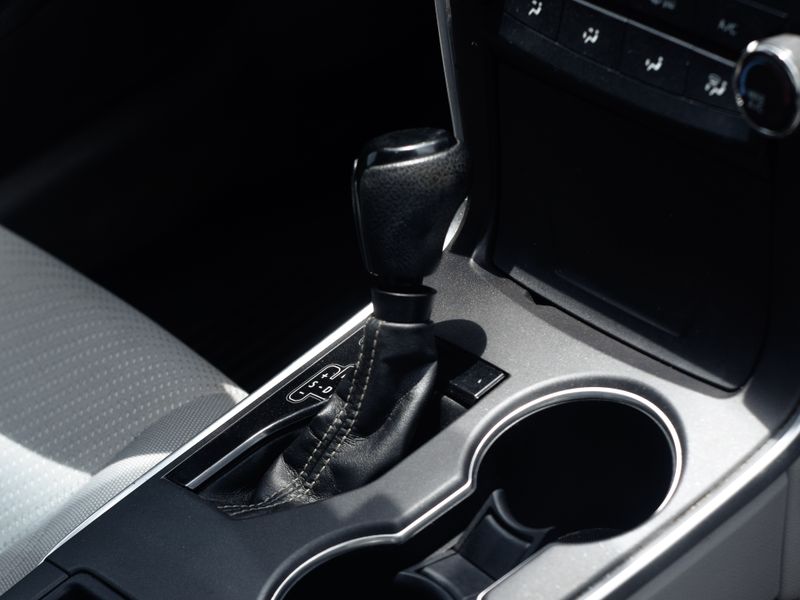 Centre console with cup holders